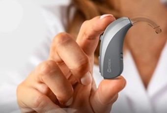 WIDEX PURESOUND™ TAKES YOU CLOSER TO FORGETTING YOU’RE WEARING HEARING AIDS